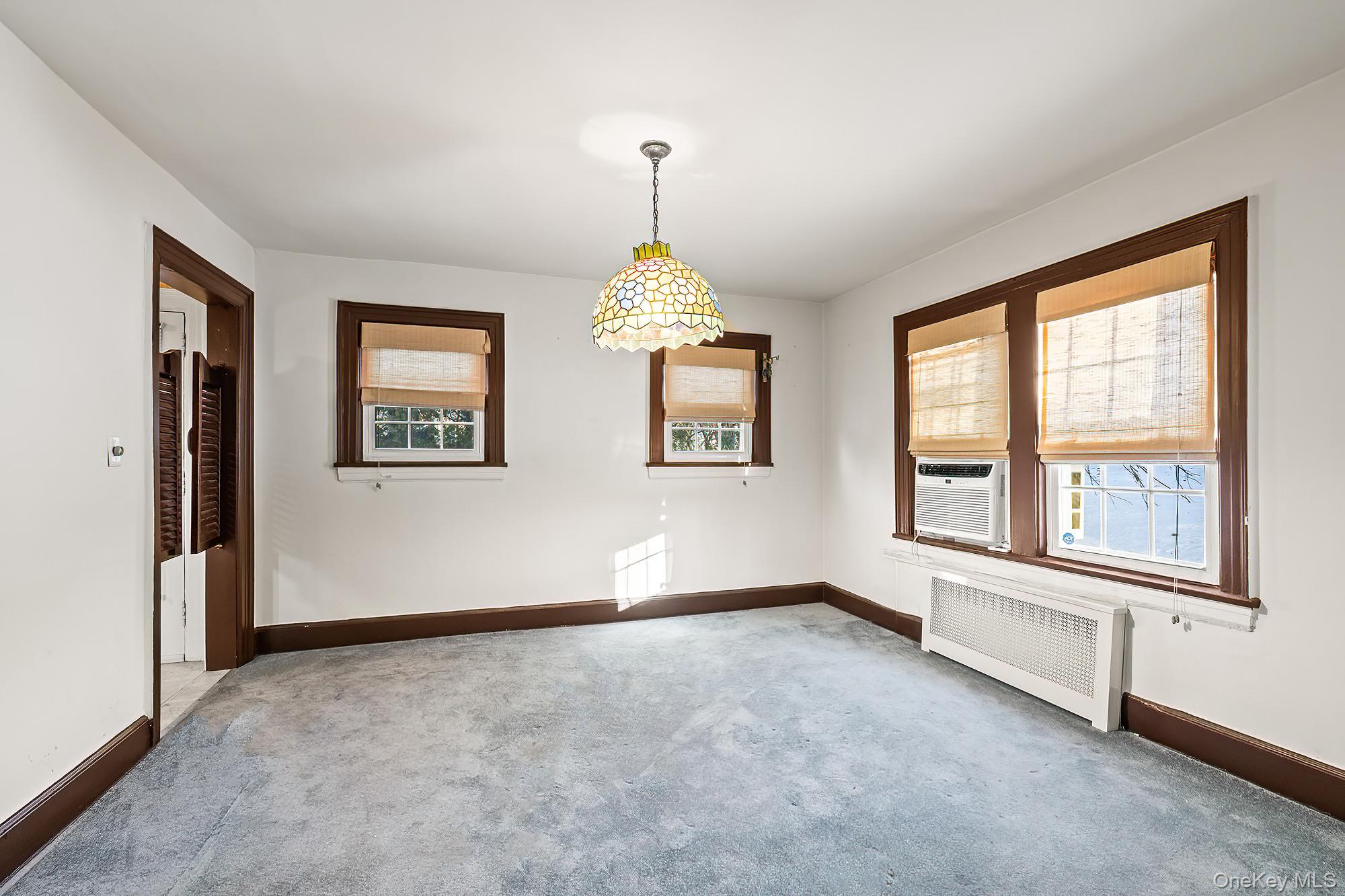 Scarsdale, New York, 10583, United States, 3 Bedrooms Bedrooms, ,2 BathroomsBathrooms,Residential,Pending,2007107