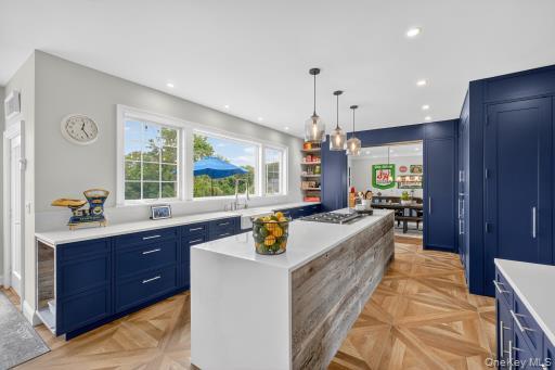 Mahopac, New York, 10541, United States, 4 Bedrooms Bedrooms, ,6 BathroomsBathrooms,Residential,Active,1945090