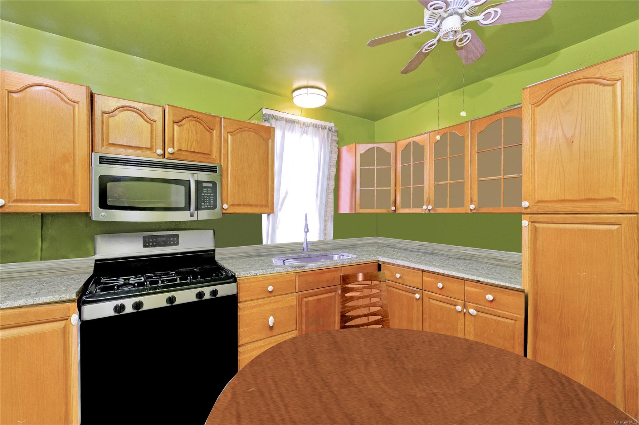 Elmhurst, New York, 11373, United States, ,7 BathroomsBathrooms,Residential,Pending,1825061