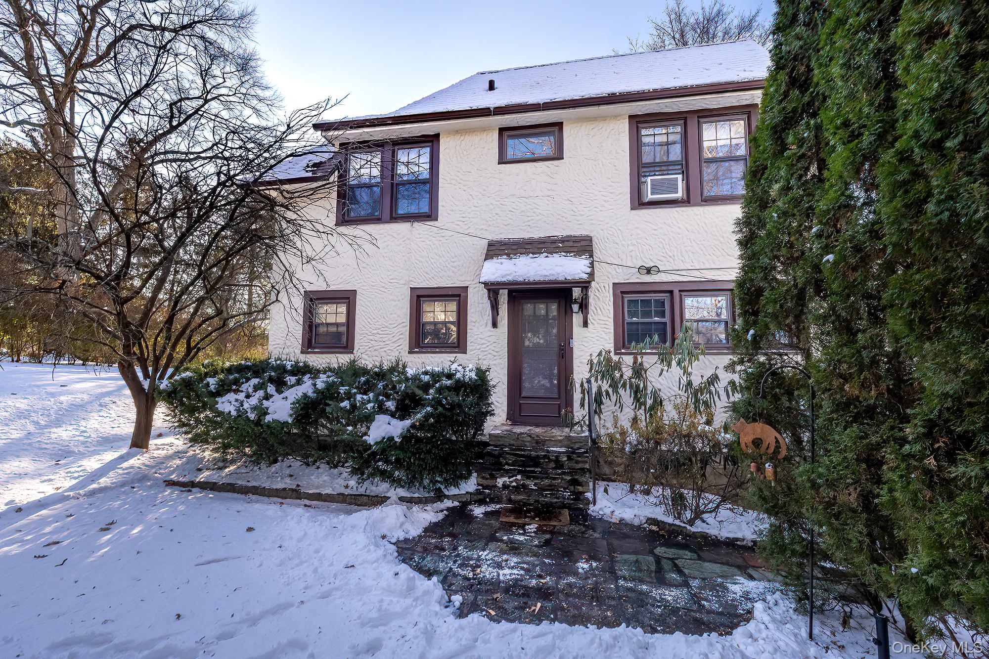 Scarsdale, New York, 10583, United States, 3 Bedrooms Bedrooms, ,2 BathroomsBathrooms,Residential,Pending,2007107