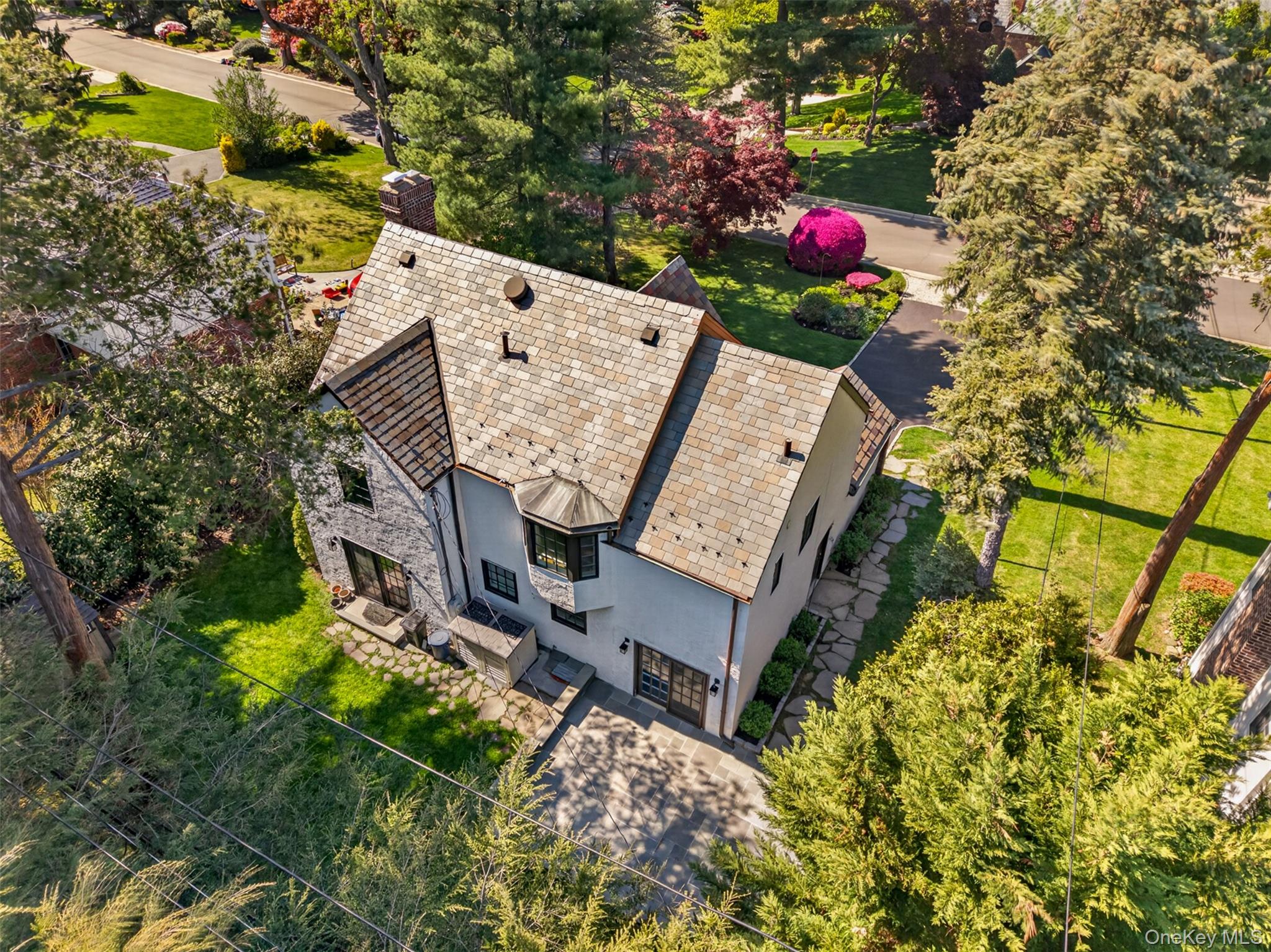 Manhasset, New York, 11030, United States, 4 Bedrooms Bedrooms, ,3 BathroomsBathrooms,Residential,Active,2045030
