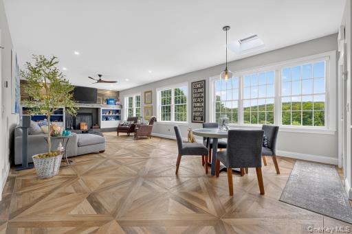 Mahopac, New York, 10541, United States, 4 Bedrooms Bedrooms, ,6 BathroomsBathrooms,Residential,Active,1945090