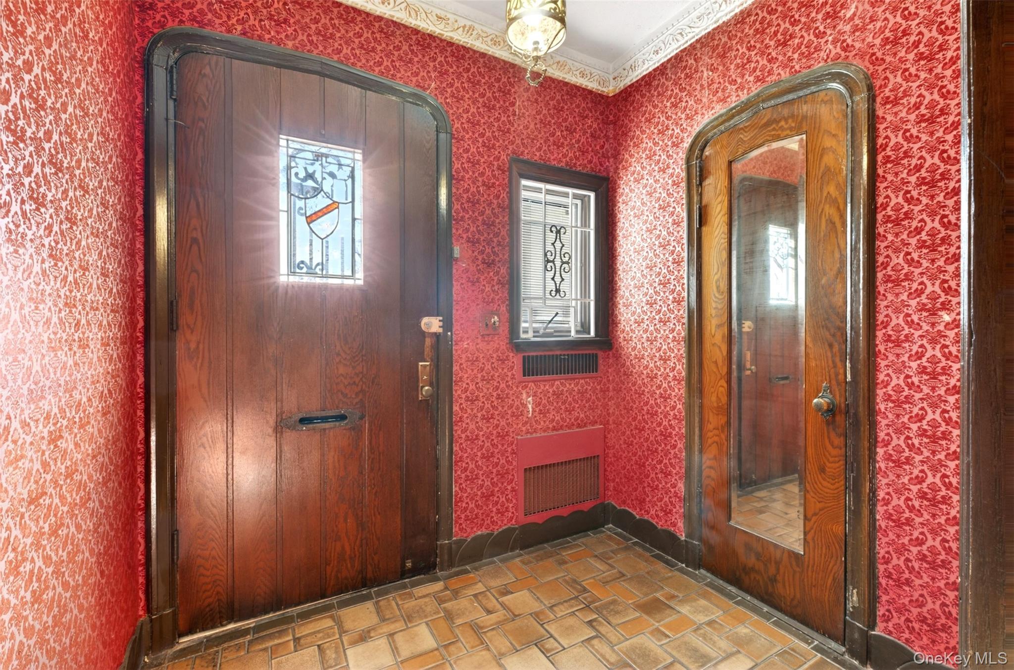 Flushing, New York, 11354, United States, 7 Bedrooms Bedrooms, ,6 BathroomsBathrooms,Residential,Active,2043439