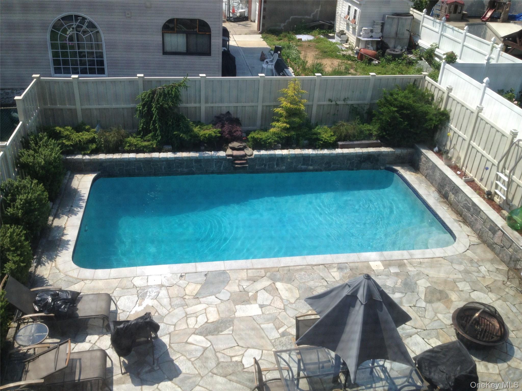 Bayside, New York, 11360, United States, 5 Bedrooms Bedrooms, ,3 BathroomsBathrooms,Residential,Active,1941326