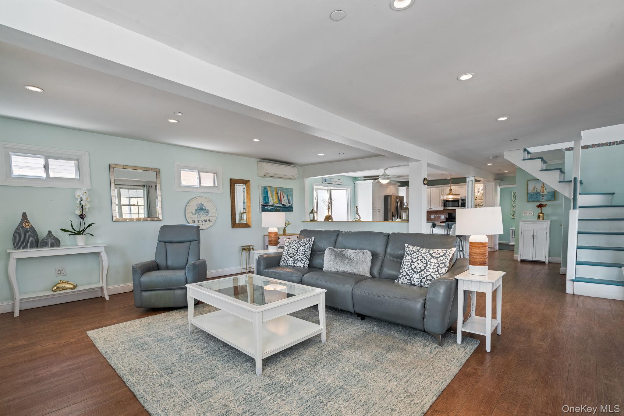 Long Beach, New York, 11561, United States, 4 Bedrooms Bedrooms, ,3 BathroomsBathrooms,Residential,Active,2008919