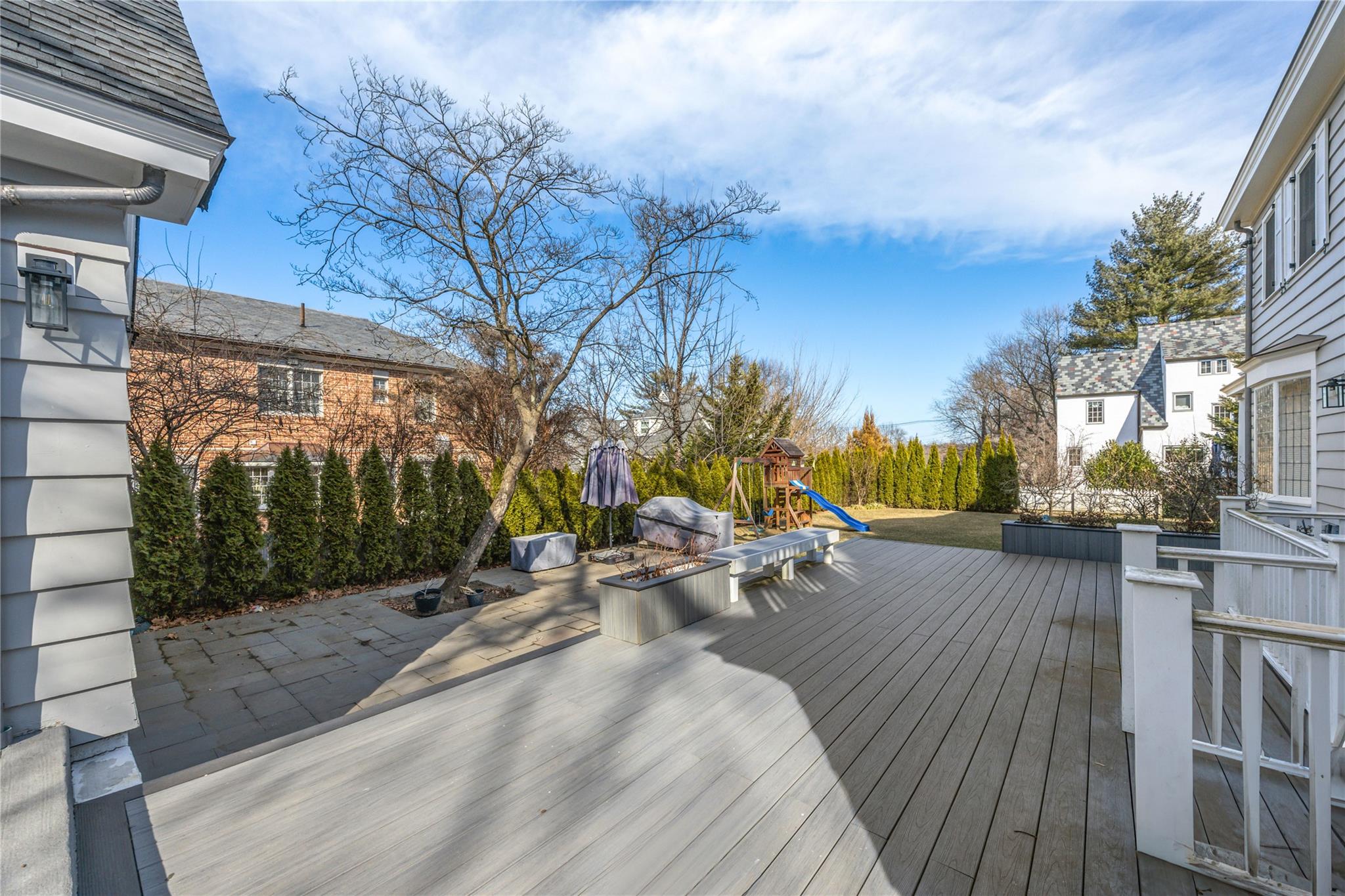 Douglaston, New York, 11363, United States, ,5 BathroomsBathrooms,Residential,Active,1741588