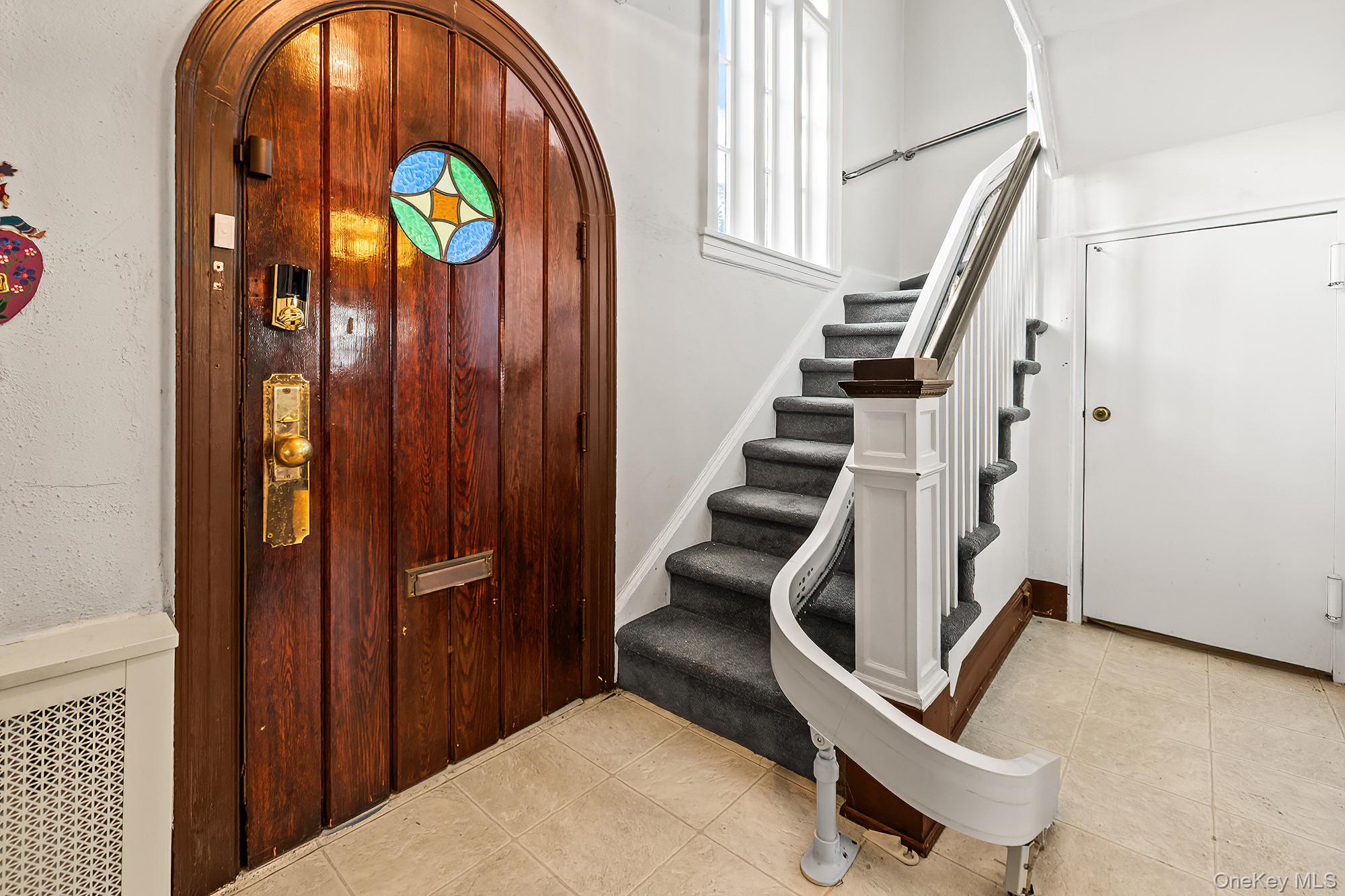 Scarsdale, New York, 10583, United States, 3 Bedrooms Bedrooms, ,2 BathroomsBathrooms,Residential,Pending,2007107