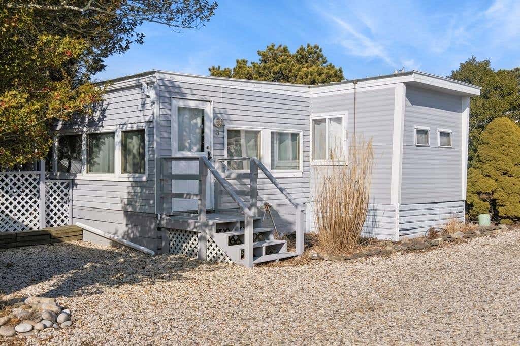 53 Crassen Boulevard Park Ave Unit 3  