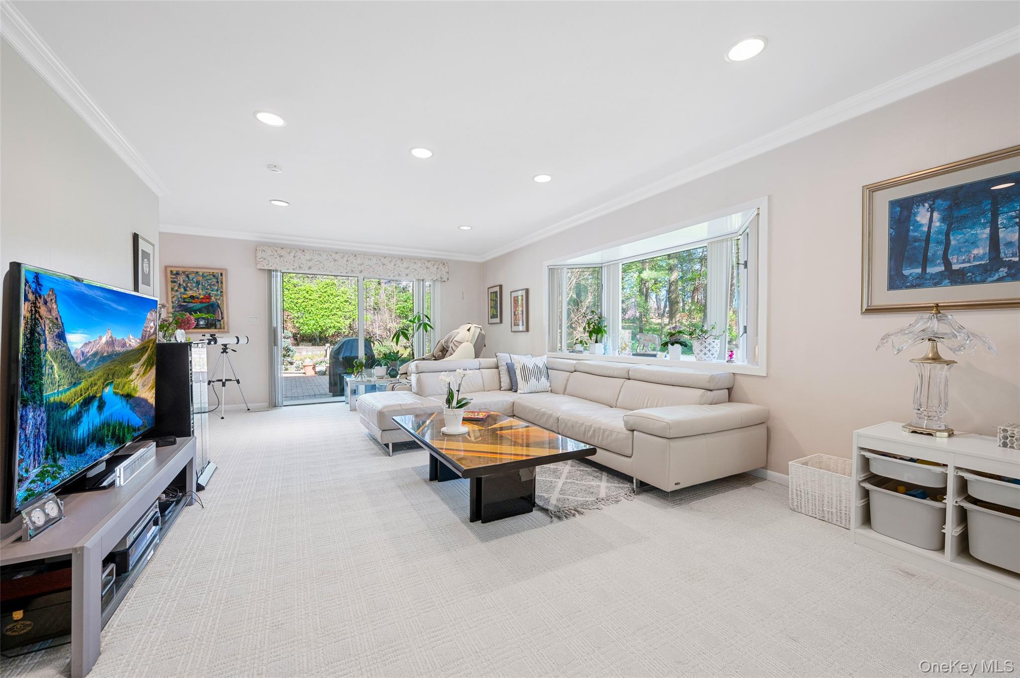 Manhasset, New York, 11030, United States, 5 Bedrooms Bedrooms, ,6 BathroomsBathrooms,Residential,Active,1788462