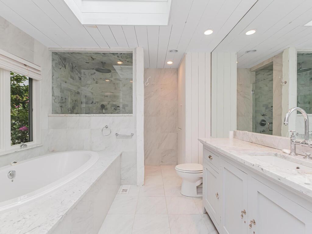 East Hampton, New York, 11937, United States, ,3 BathroomsBathrooms,Residential,Active,1843880