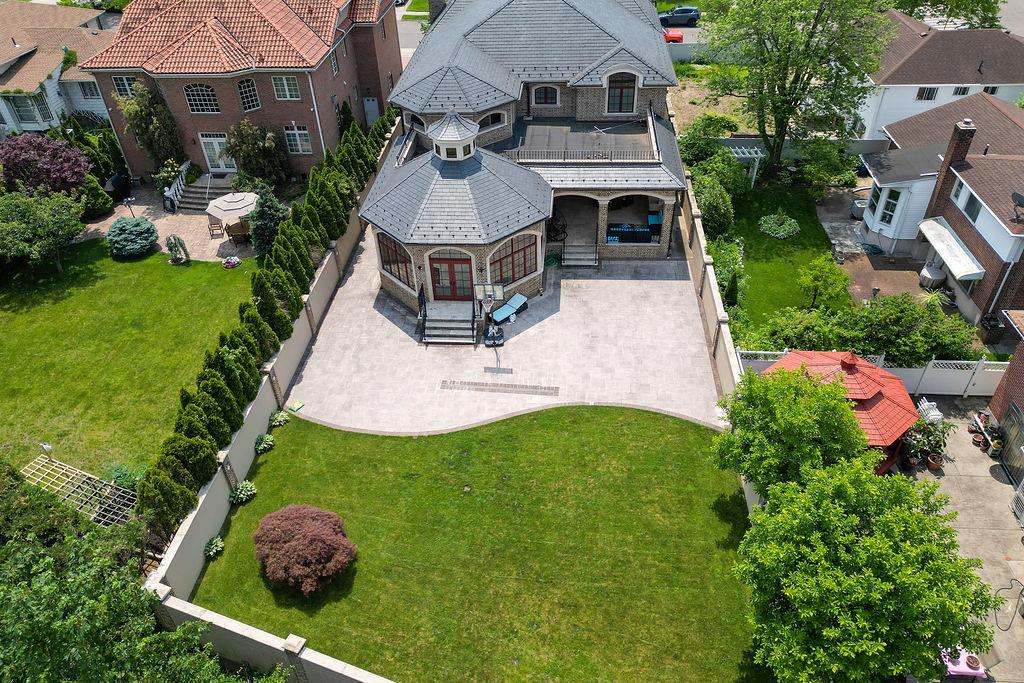 Little Neck, New York, 11362, United States, 5 Bedrooms Bedrooms, ,6 BathroomsBathrooms,Residential,Active,1908169