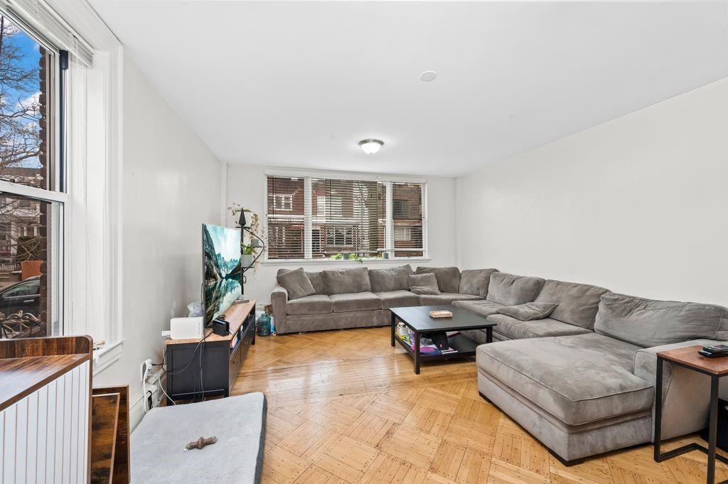 Brooklyn, New York, 11204, United States, 10 Bedrooms Bedrooms, ,6 BathroomsBathrooms,Residential,Active,1710730
