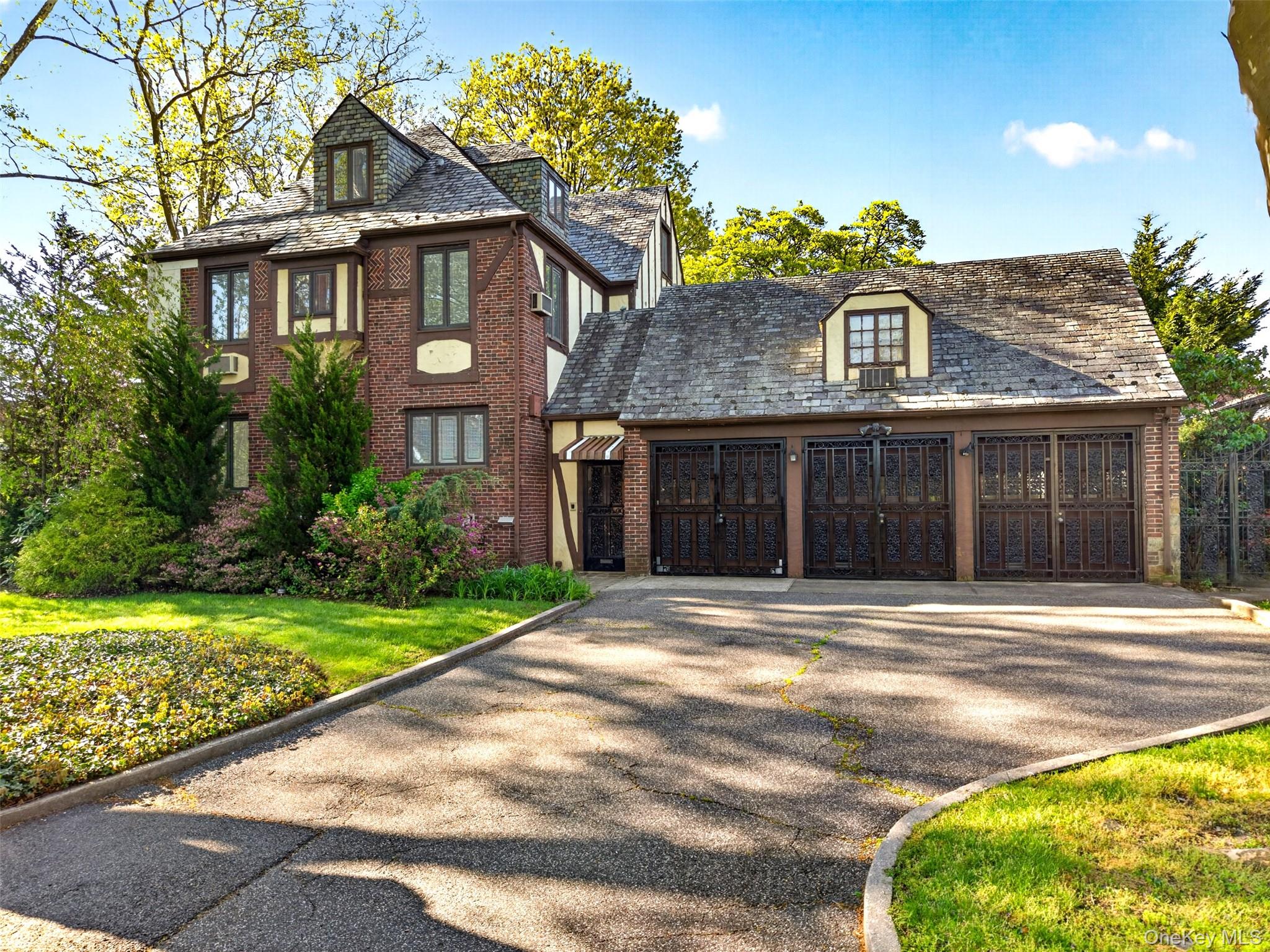 Flushing, New York, 11354, United States, 7 Bedrooms Bedrooms, ,6 BathroomsBathrooms,Residential,Active,2043439