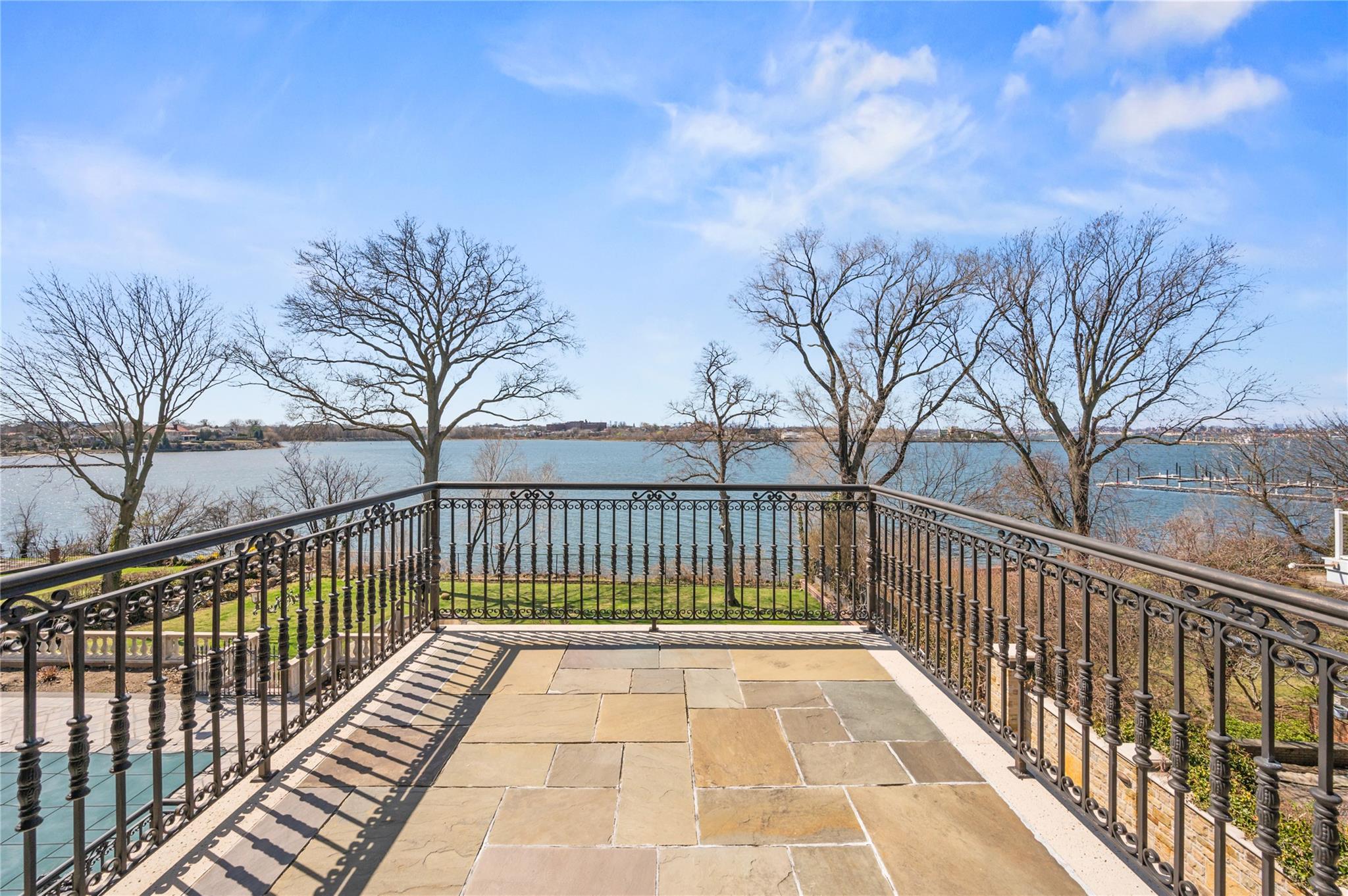 Malba, New York, 11357, United States, 5 Bedrooms Bedrooms, ,7 BathroomsBathrooms,Residential,Active,1761248