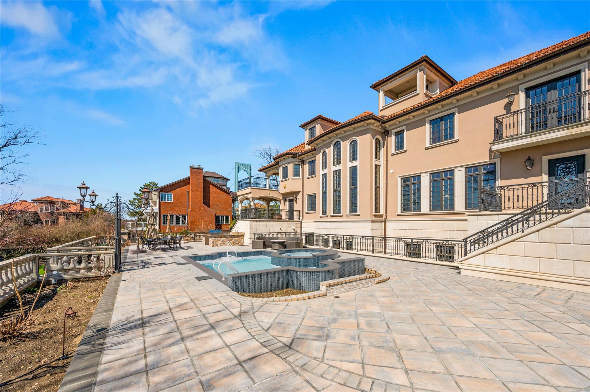 Malba, New York, 11357, United States, 5 Bedrooms Bedrooms, ,7 BathroomsBathrooms,Residential,Active,1761248