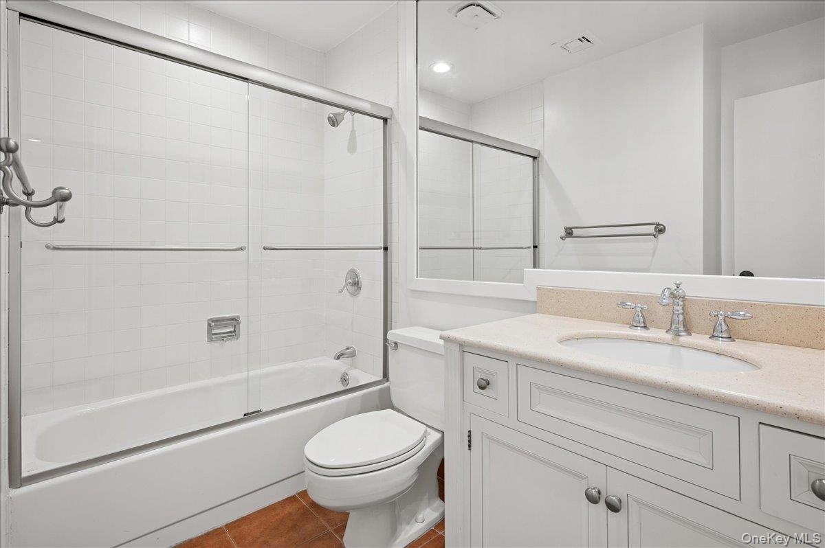 Rye, New York, 10580, United States, 3 Bedrooms Bedrooms, ,3 BathroomsBathrooms,Residential,Active,1973541