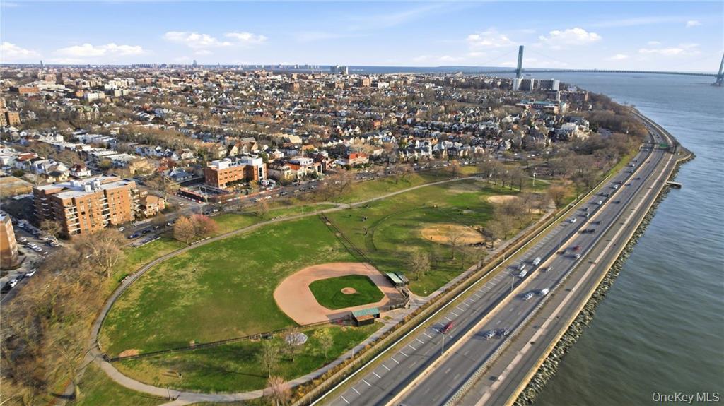 Brooklyn, New York, 11209, United States, 3 Bedrooms Bedrooms, ,2 BathroomsBathrooms,Residential,Active,2043128