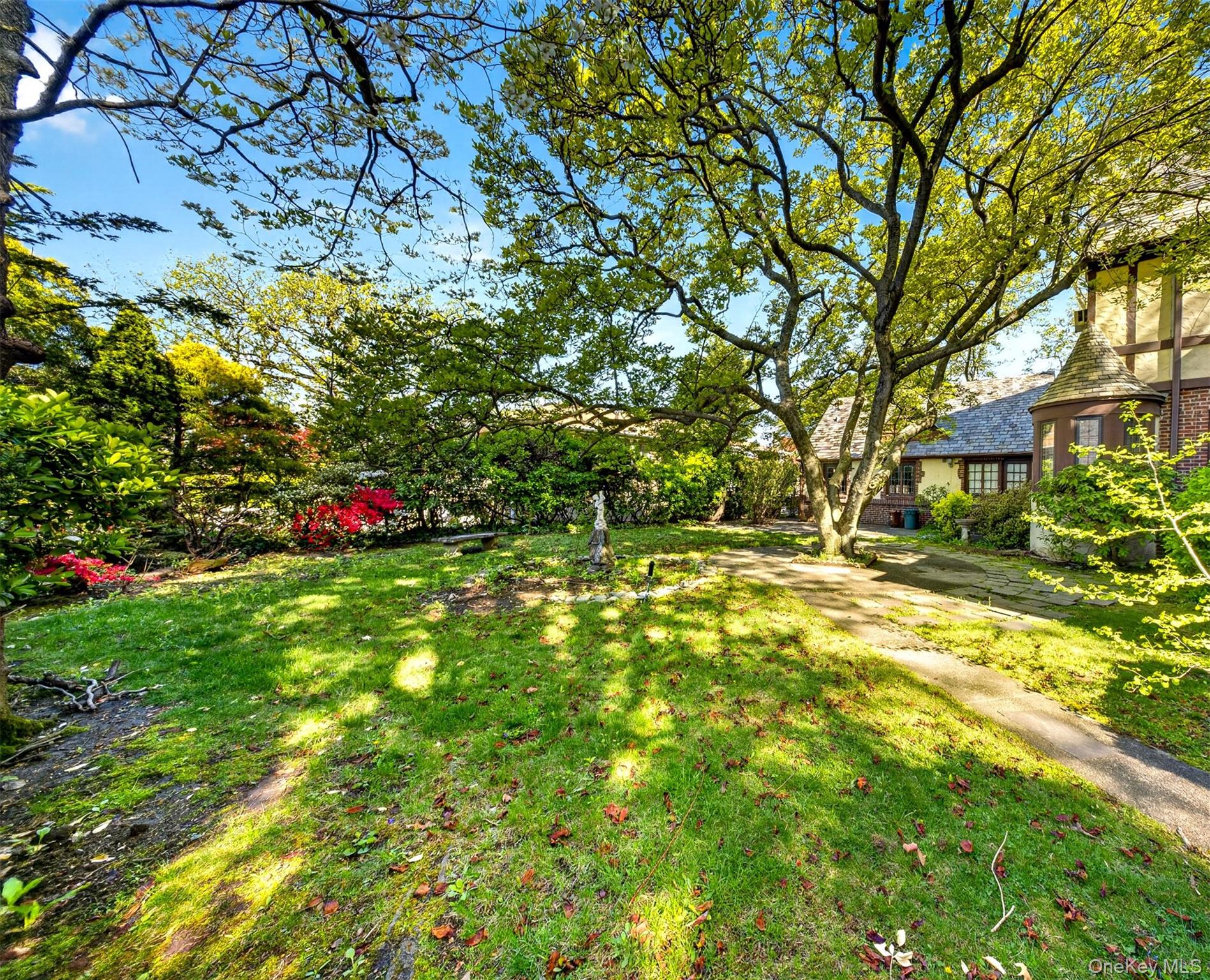 Flushing, New York, 11354, United States, 7 Bedrooms Bedrooms, ,6 BathroomsBathrooms,Residential,Active,2043439