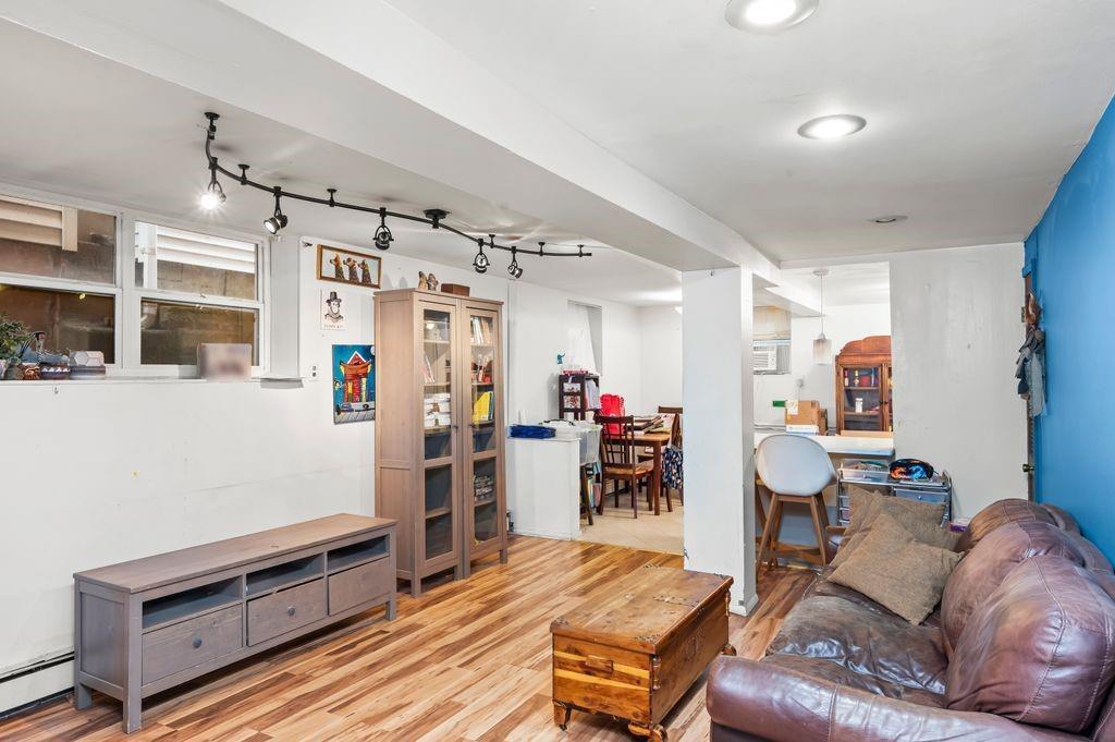 Brooklyn, New York, 11204, United States, 10 Bedrooms Bedrooms, ,6 BathroomsBathrooms,Residential,Active,1710730