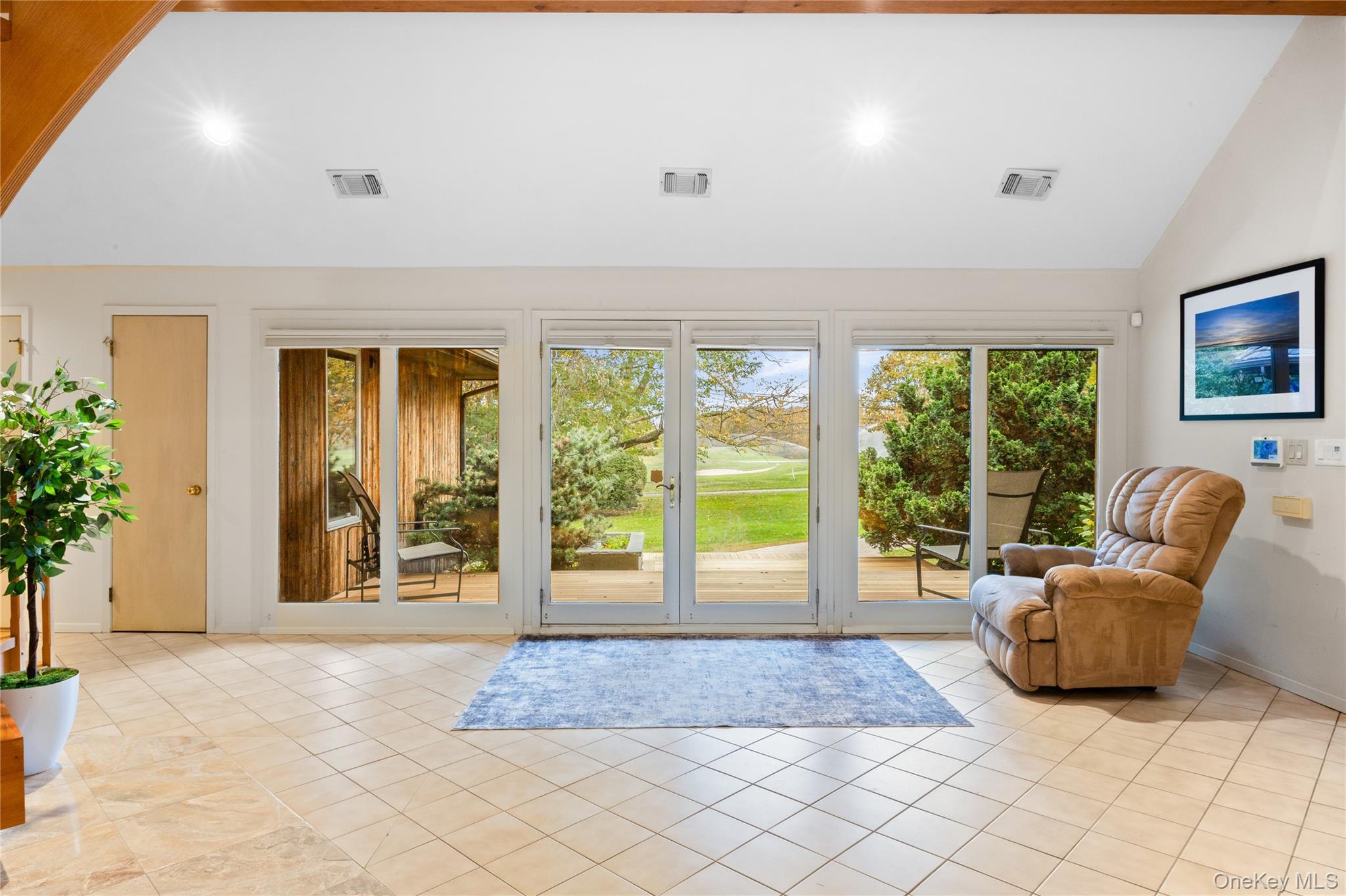 Saint James, New York, 11780, United States, 6 Bedrooms Bedrooms, ,5 BathroomsBathrooms,Residential,Active,1988457