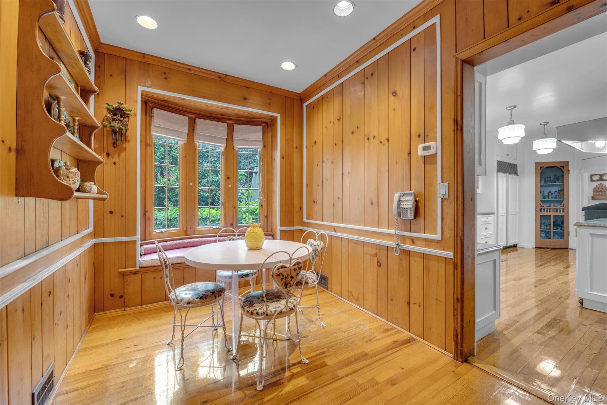 Great Neck, New York, 11021, United States, 5 Bedrooms Bedrooms, ,6 BathroomsBathrooms,Residential,Active,1824539
