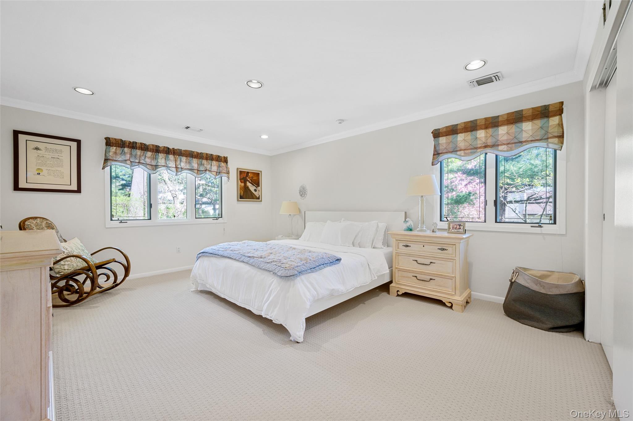Manhasset, New York, 11030, United States, 5 Bedrooms Bedrooms, ,6 BathroomsBathrooms,Residential,Active,1788462