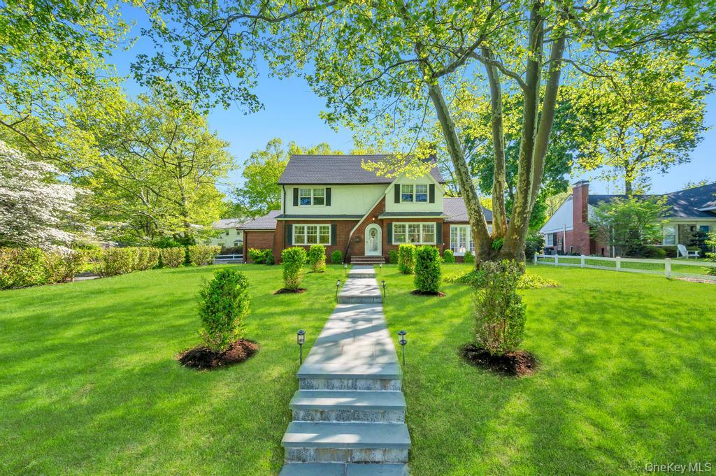 White Plains, New York, 10605, United States, 5 Bedrooms Bedrooms, ,4 BathroomsBathrooms,Residential,Pending,2045677
