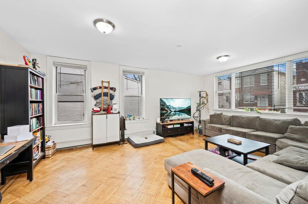 Brooklyn, New York, 11204, United States, 10 Bedrooms Bedrooms, ,6 BathroomsBathrooms,Residential,Active,1710730