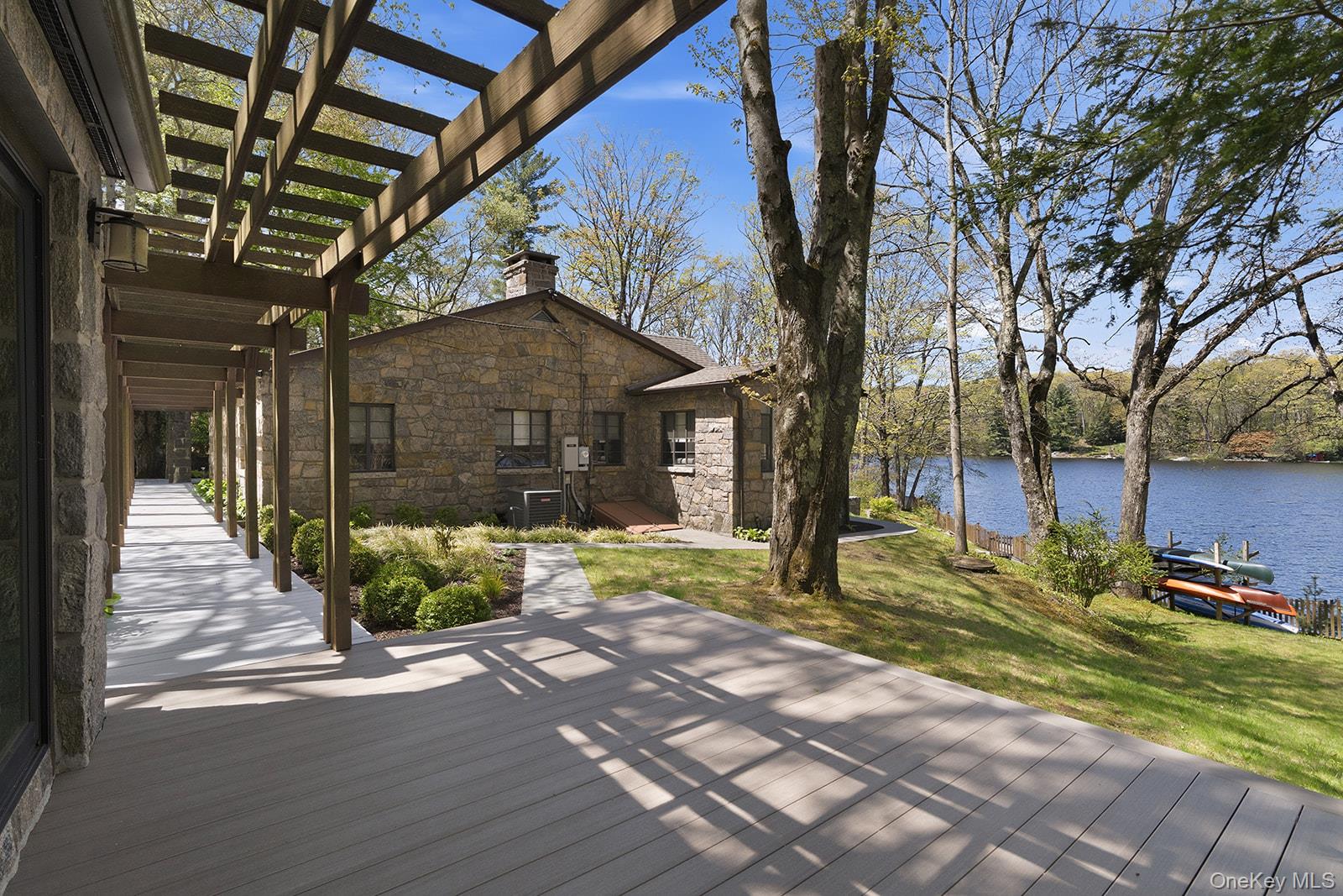 Putnam Valley, New York, 10579, United States, 3 Bedrooms Bedrooms, ,3 BathroomsBathrooms,Residential,Pending,2045595