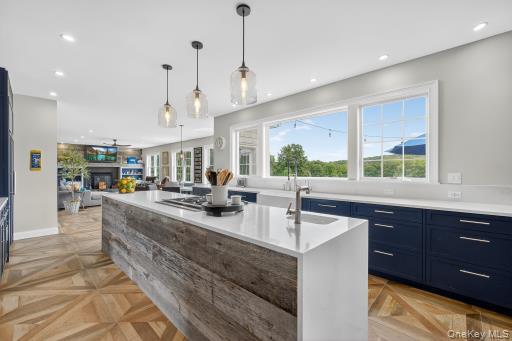 Mahopac, New York, 10541, United States, 4 Bedrooms Bedrooms, ,6 BathroomsBathrooms,Residential,Active,1945090