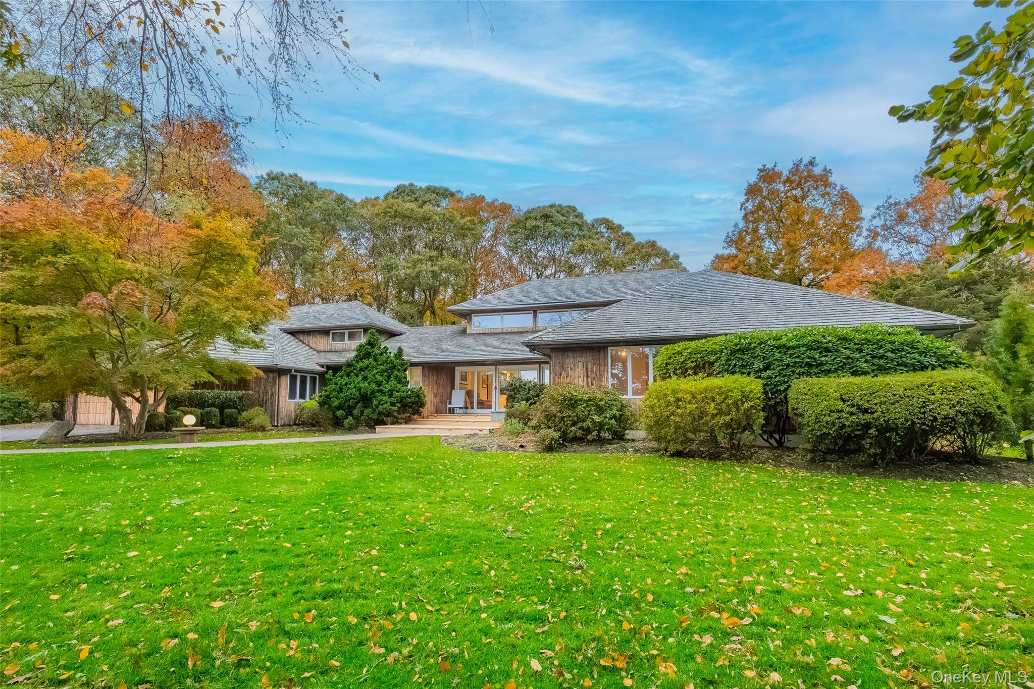 Saint James, New York, 11780, United States, 6 Bedrooms Bedrooms, ,5 BathroomsBathrooms,Residential,Active,1988457