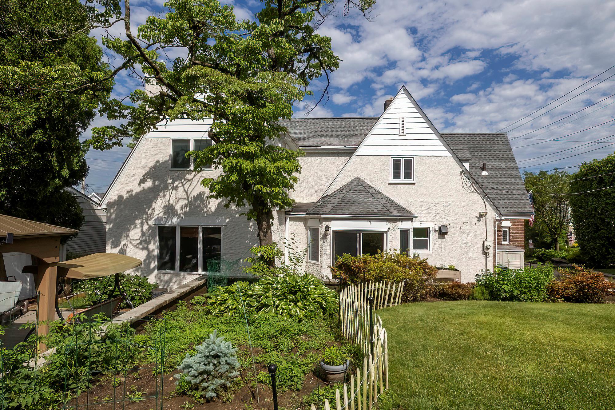 West Harrison, New York, 10604, United States, 4 Bedrooms Bedrooms, ,4 BathroomsBathrooms,Residential,Active,1798072
