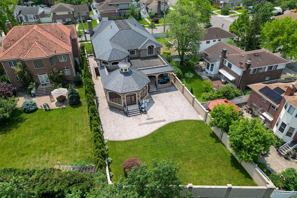 Little Neck, New York, 11362, United States, 5 Bedrooms Bedrooms, ,6 BathroomsBathrooms,Residential,Active,1908169