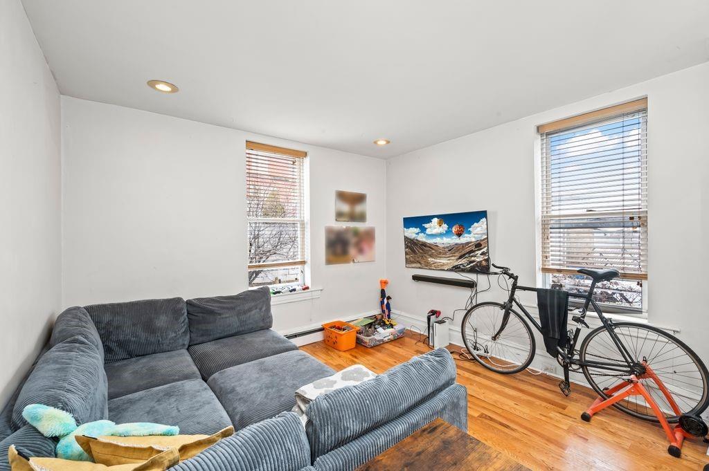 Brooklyn, New York, 11204, United States, 10 Bedrooms Bedrooms, ,6 BathroomsBathrooms,Residential,Active,1710730
