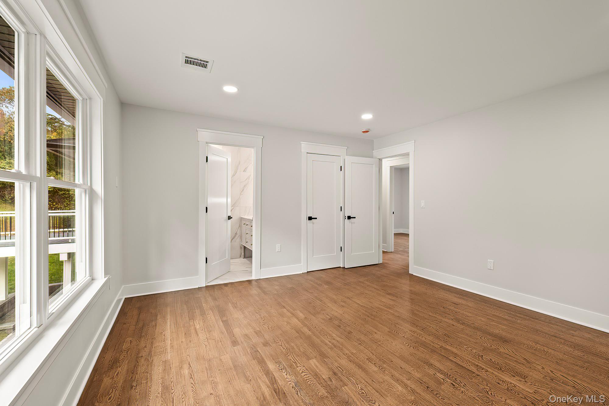 White Plains, New York, 10607, United States, 4 Bedrooms Bedrooms, ,3 BathroomsBathrooms,Residential,Active,1965798