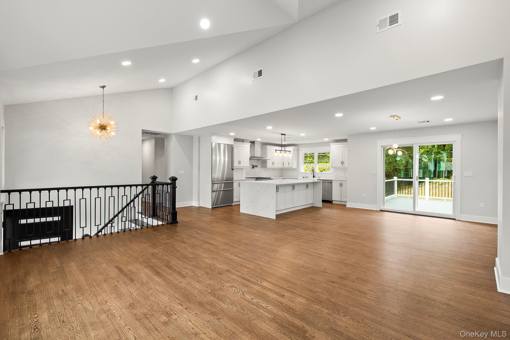 White Plains, New York, 10607, United States, 4 Bedrooms Bedrooms, ,3 BathroomsBathrooms,Residential,Active,1965798