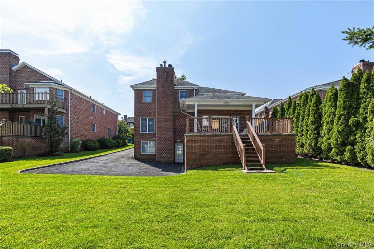 Scarsdale, New York, 10583, United States, 4 Bedrooms Bedrooms, ,4 BathroomsBathrooms,Residential,Active,1951822