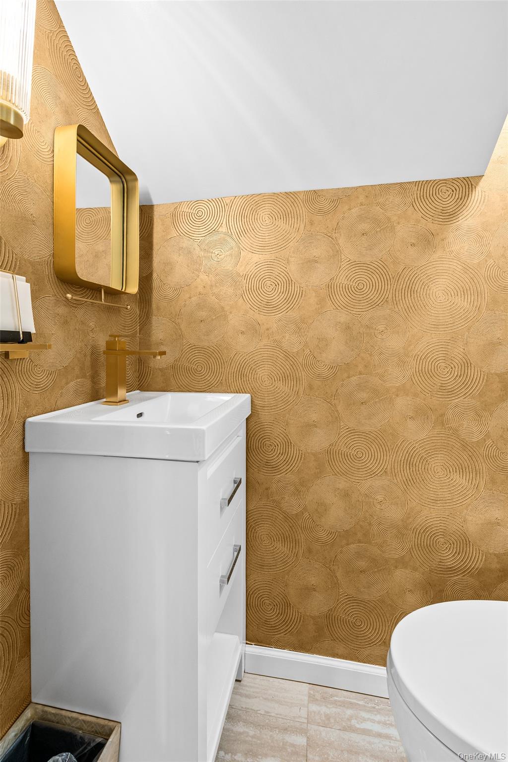 Great Neck, New York, 11021, United States, 5 Bedrooms Bedrooms, ,4 BathroomsBathrooms,Residential,Active,1885010