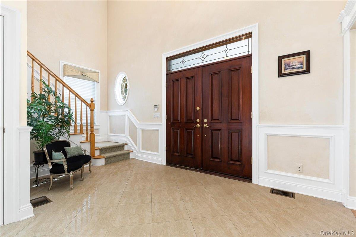 Scarsdale, New York, 10583, United States, 4 Bedrooms Bedrooms, ,4 BathroomsBathrooms,Residential,Active,1951822