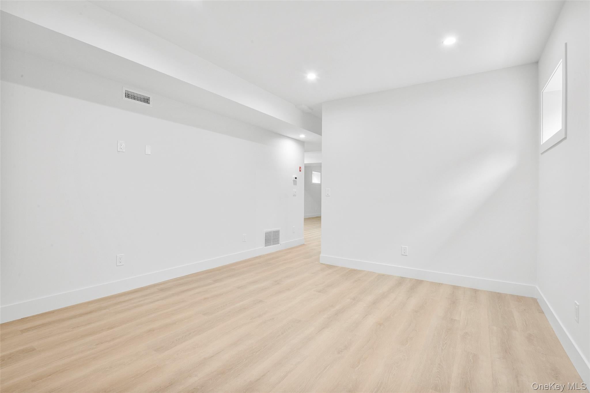 Scarsdale, New York, 10583, United States, 5 Bedrooms Bedrooms, ,5 BathroomsBathrooms,Residential,Active,1888466