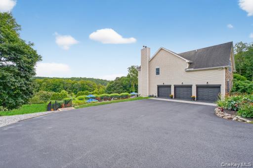 Mahopac, New York, 10541, United States, 4 Bedrooms Bedrooms, ,6 BathroomsBathrooms,Residential,Active,1945090