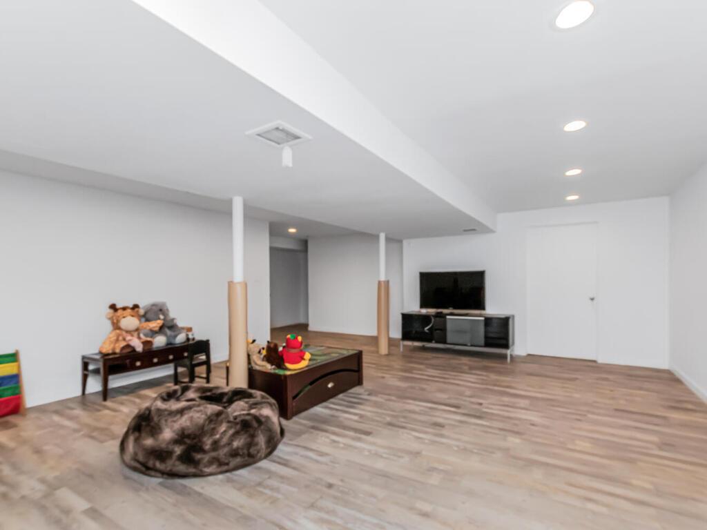 East Hampton, New York, 11937, United States, ,3 BathroomsBathrooms,Residential,Active,1843880