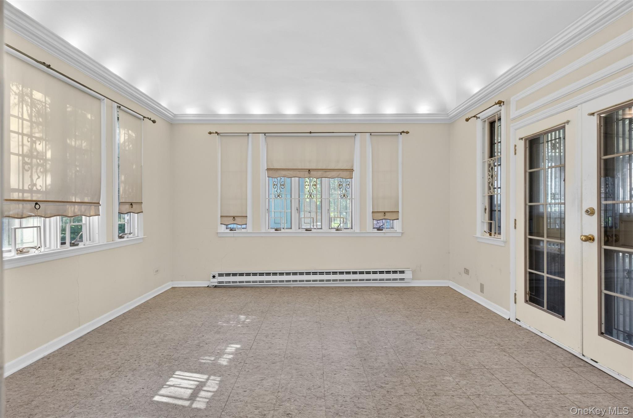Flushing, New York, 11354, United States, 7 Bedrooms Bedrooms, ,6 BathroomsBathrooms,Residential,Active,2043439