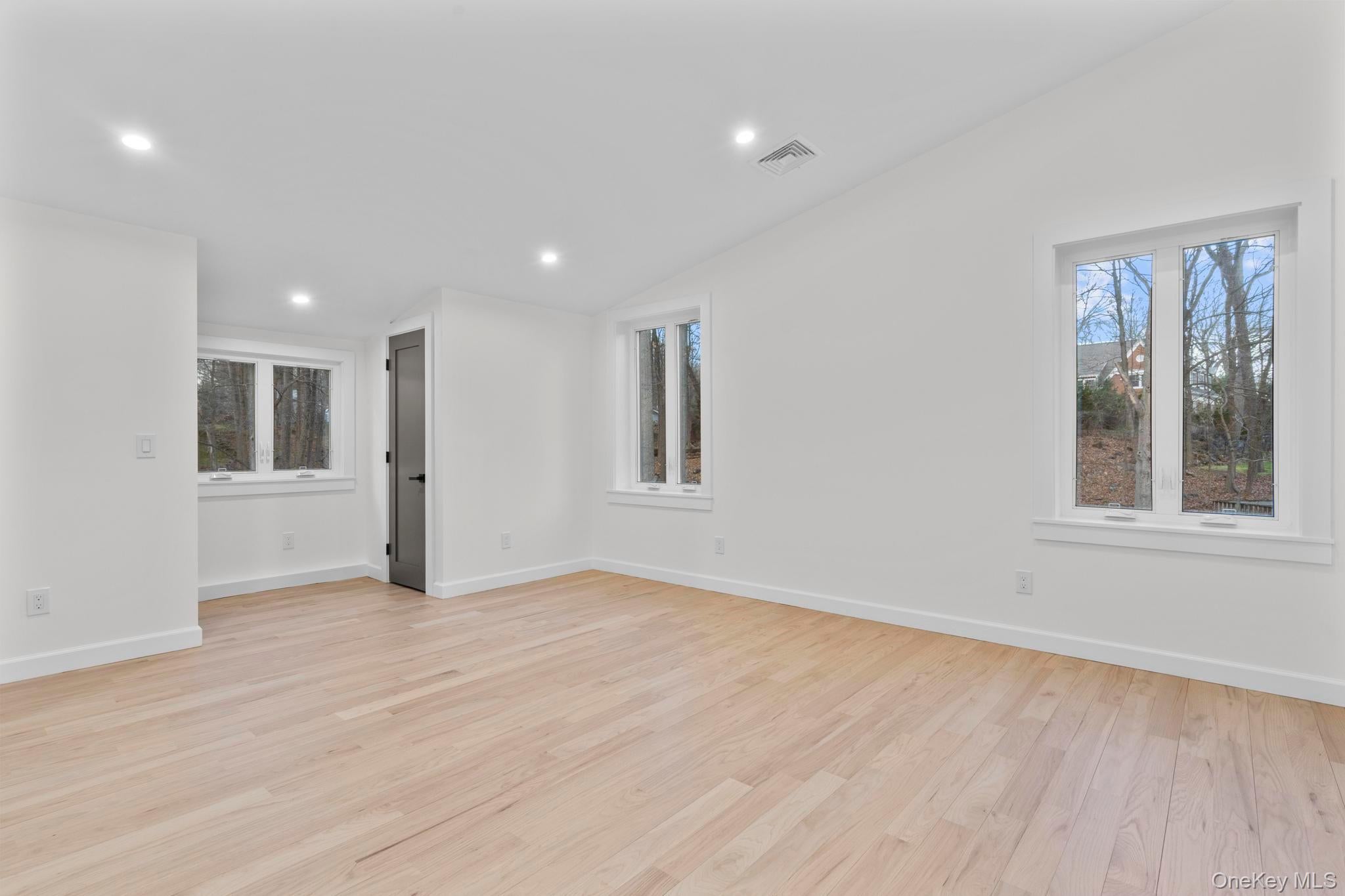 Armonk, New York, 10504, United States, 3 Bedrooms Bedrooms, ,4 BathroomsBathrooms,Residential,Active,2007257