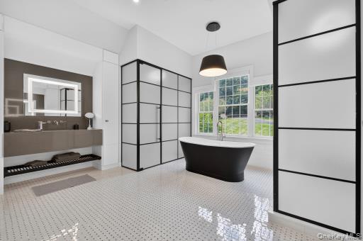 Mahopac, New York, 10541, United States, 4 Bedrooms Bedrooms, ,6 BathroomsBathrooms,Residential,Active,1945090