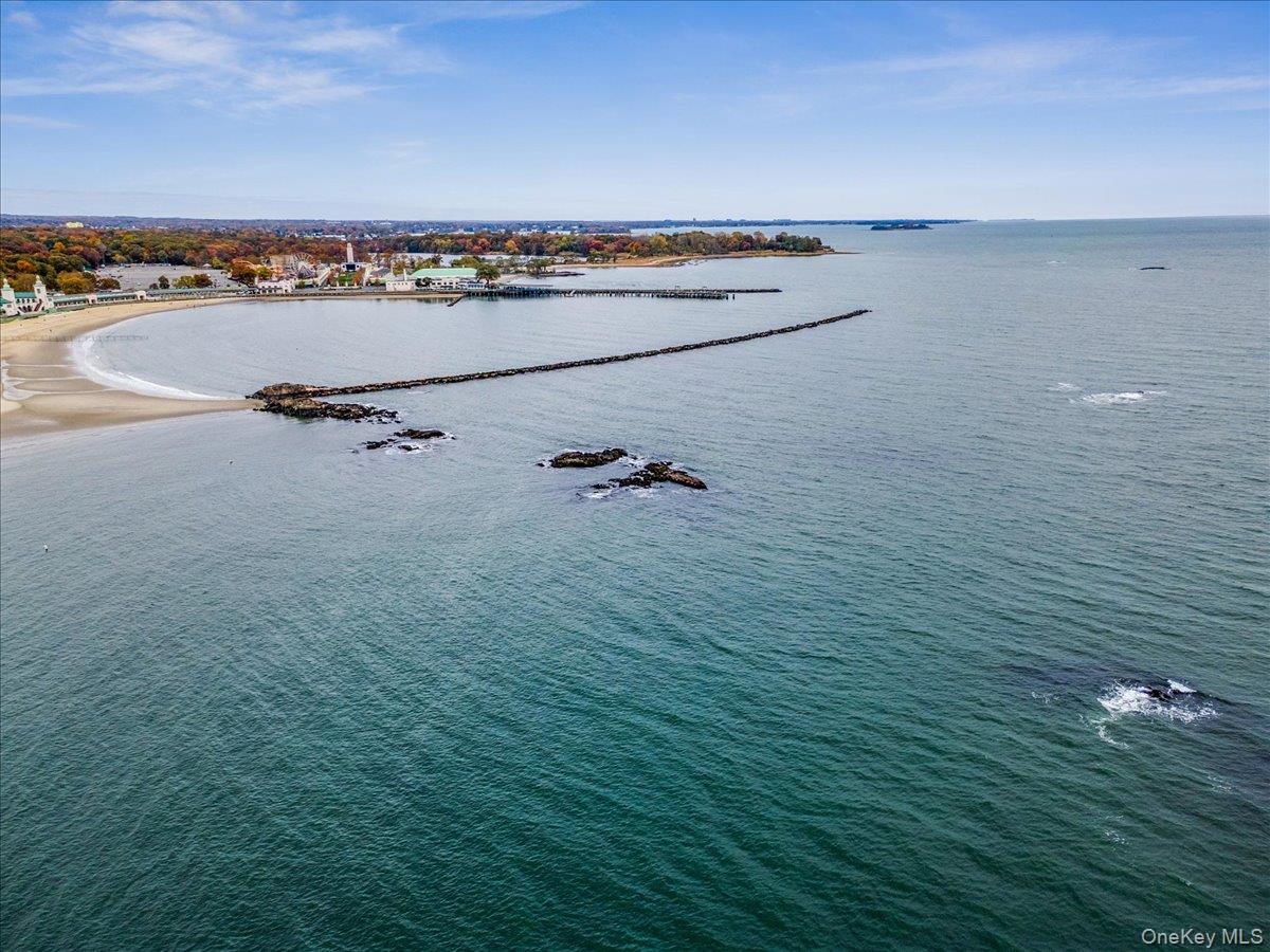 Rye, New York, 10580, United States, 3 Bedrooms Bedrooms, ,3 BathroomsBathrooms,Residential,Active,1973541