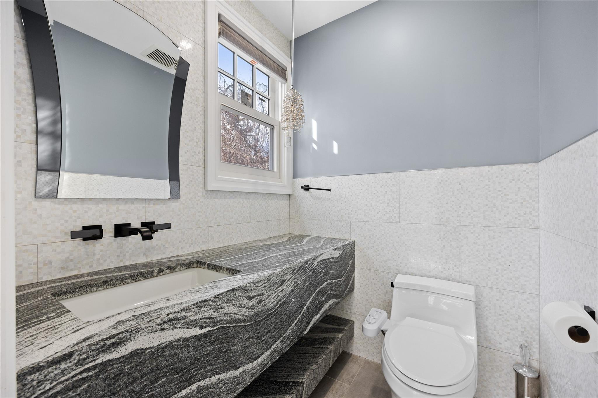Douglaston, New York, 11363, United States, ,5 BathroomsBathrooms,Residential,Active,1741588