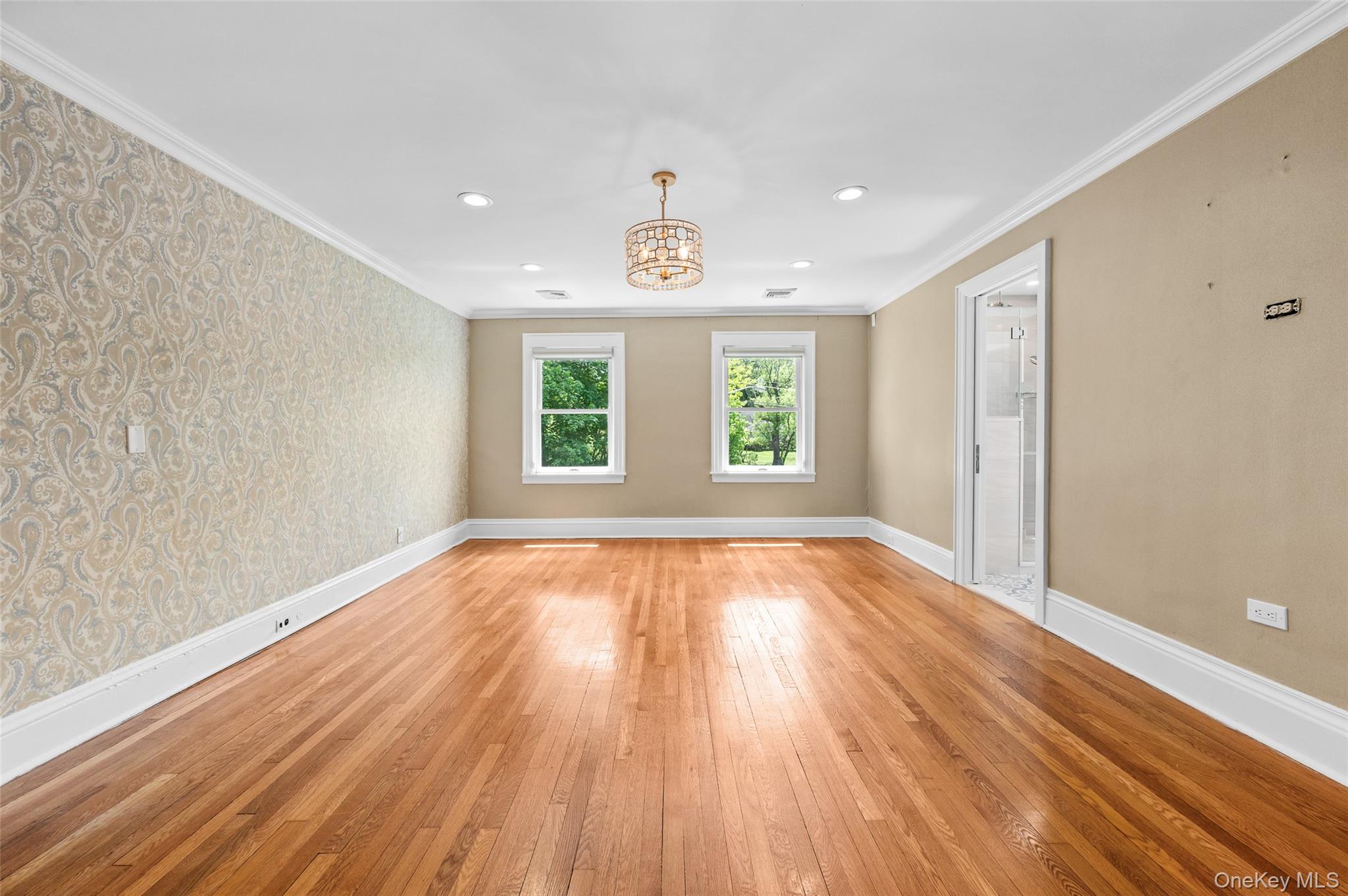 Great Neck, New York, 11021, United States, 5 Bedrooms Bedrooms, ,4 BathroomsBathrooms,Residential,Active,1885010