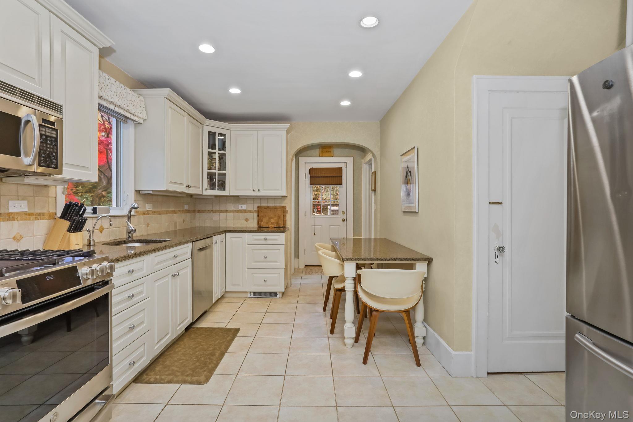 Pleasantville, New York, 10570, United States, 3 Bedrooms Bedrooms, ,3 BathroomsBathrooms,Residential,Active,2041438