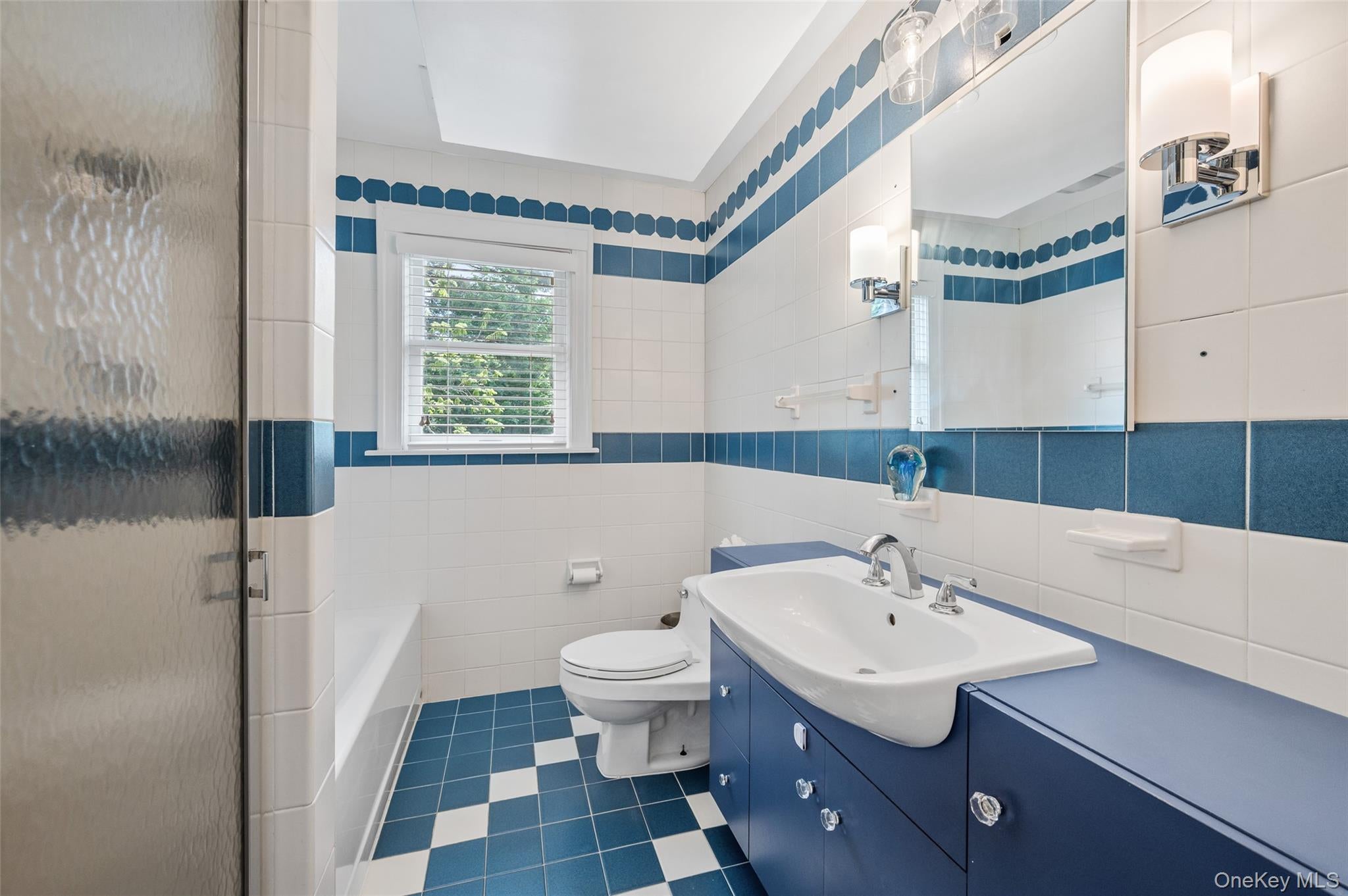 Great Neck, New York, 11021, United States, 5 Bedrooms Bedrooms, ,4 BathroomsBathrooms,Residential,Active,1885010